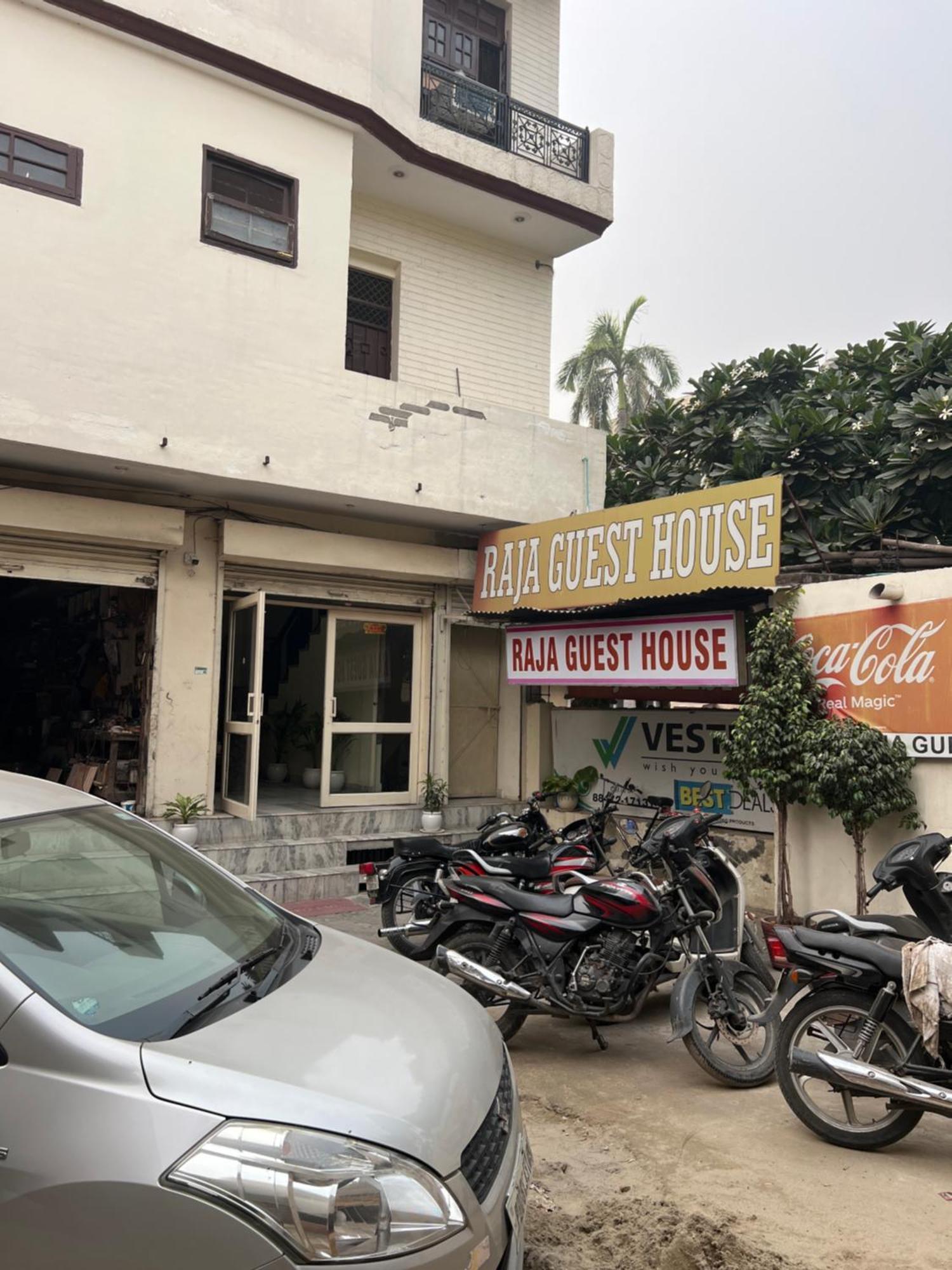 Raja Guest House -- Jalandhar Railway Station -- For Family, Couples, Travellers Exterior foto